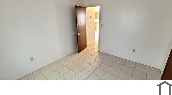 4th image of 730 E Garden St APT 8