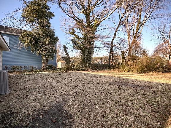 5th image of 816 Smith St