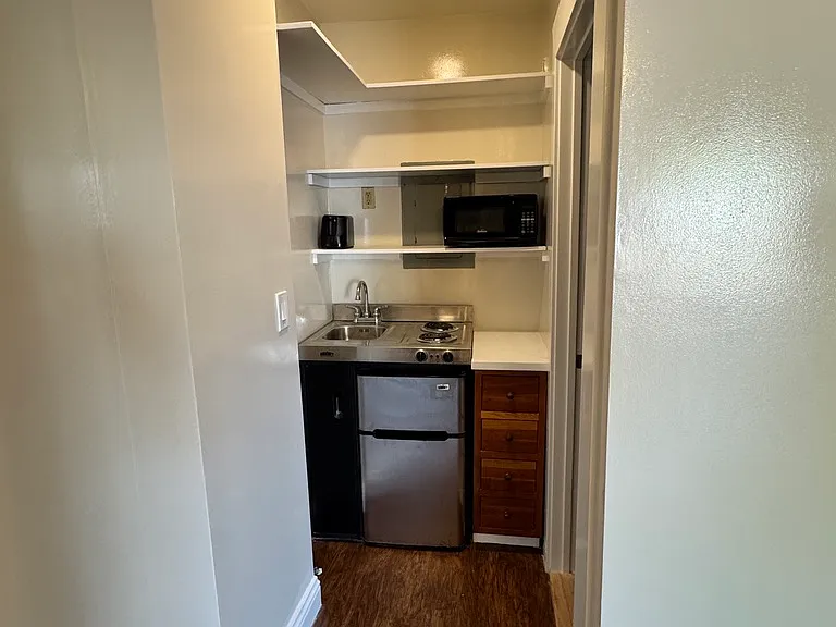 124 River Road Ext #B — Photo 4