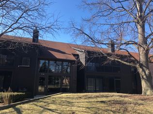 720 Saint Andrews Ln APT 17, Crystal Lake, IL 60014