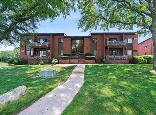 5 Darian Ct APT 1B, Pomona, NY 10970