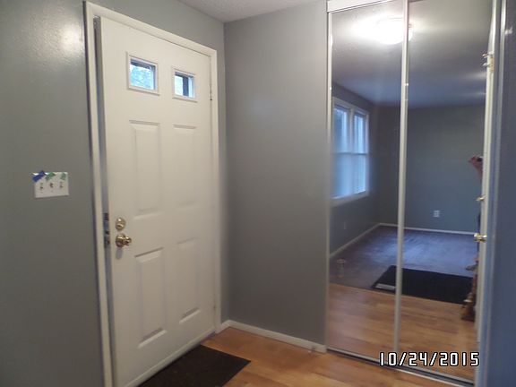 6208 foyer/hall closet1