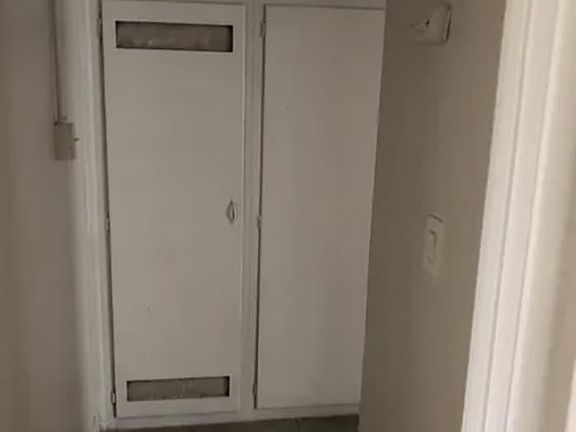 4th image of 1945 Darrah St APT 1