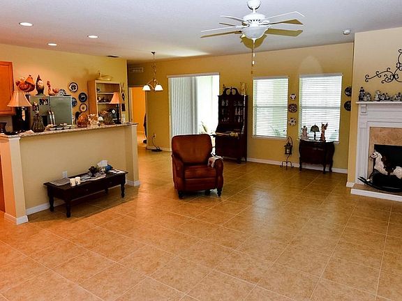 5th image of 351 Meredith Way