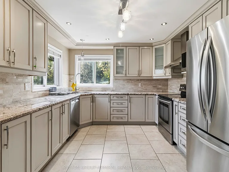 21 Kersey Cres — Photo 10