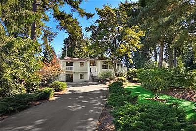 3rd image of 1617 99th Ave E