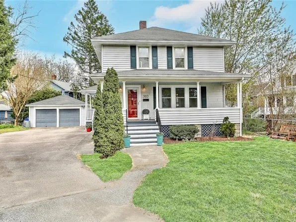 303 Newman Ave, Rumford, RI 02916