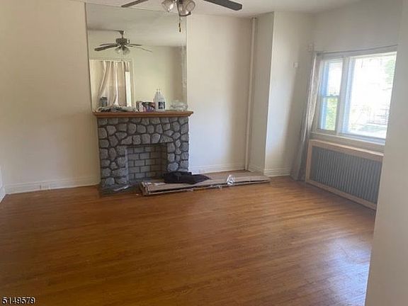 5th image of 161 Brighton Ave