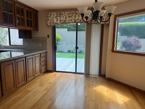 5th image of 354 Paloma Ave