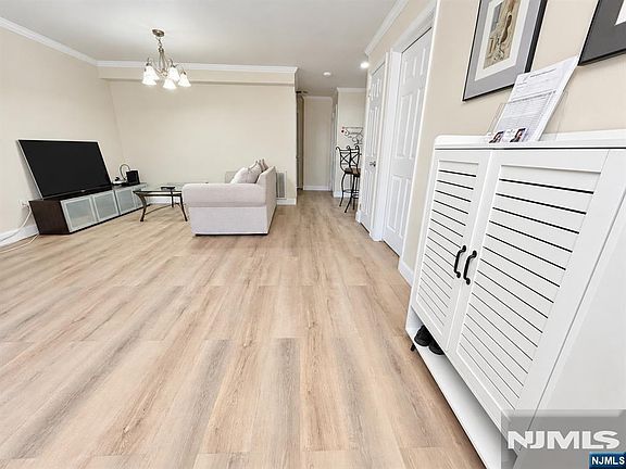 5th image of 474 Lee Court #4107