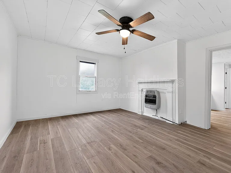 44 Holbert Ave — Photo 12