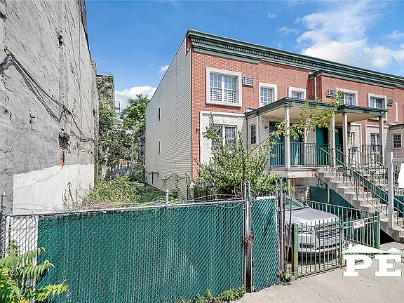 2nd image of 637 Blake Ave
