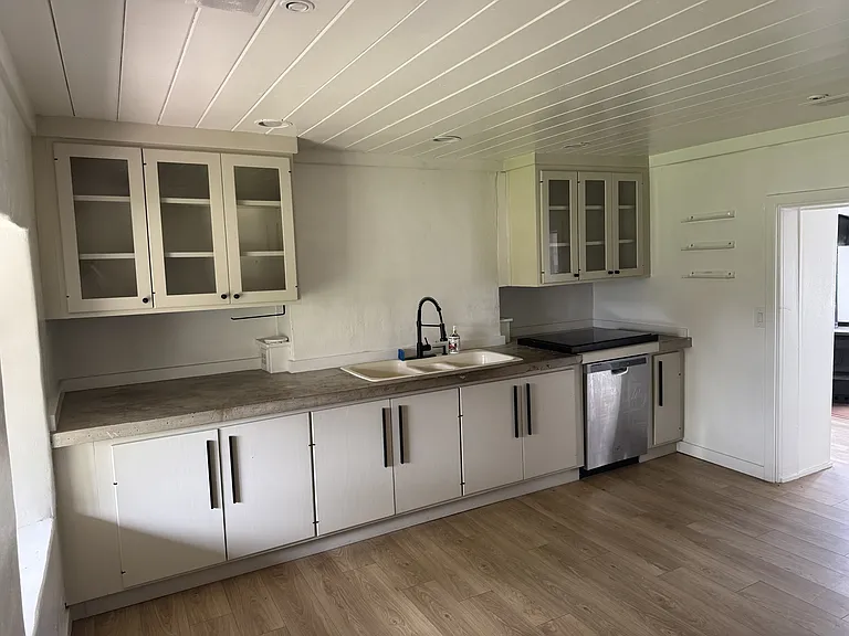 280 W 400 N — Photo 4