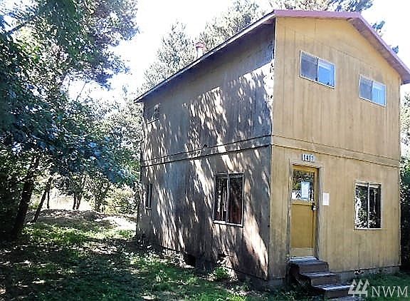 3rd image of 1411 Sandy Dr