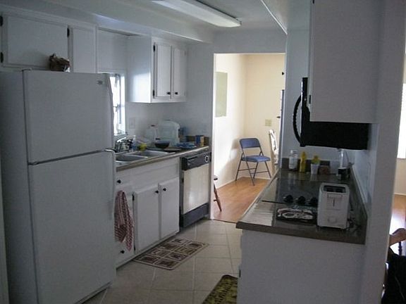 4th image of 109 Pyracantha Ln