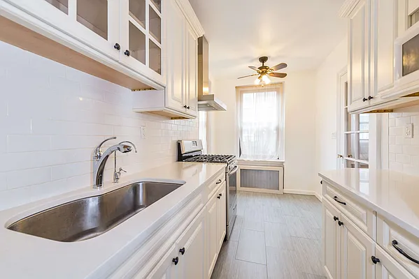 Sold by SBNY RE | media 6