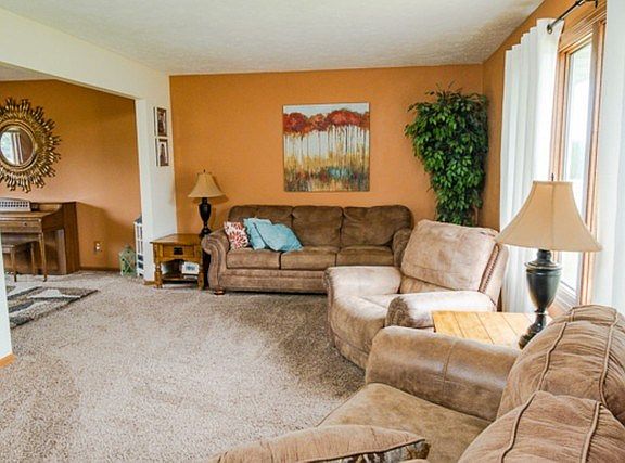 4th image of 8227 Towermont Dr