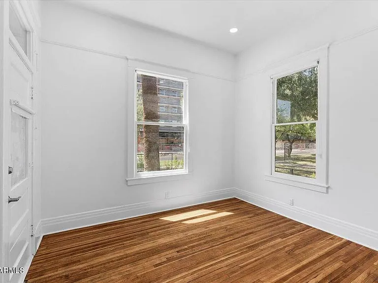 825 N 3rd Ave — Photo 29