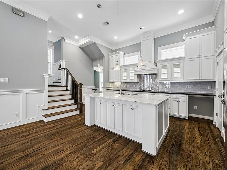 609 Rutland St #B — Photo 10