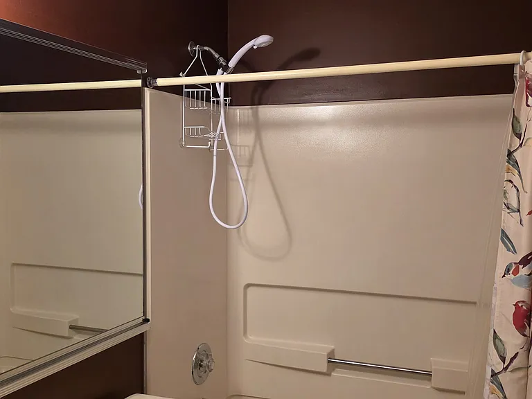 406 Colettes Ct — Photo 2