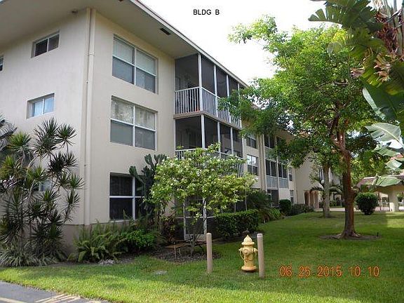 3rd image of 4025 N Federal Highway #323-C