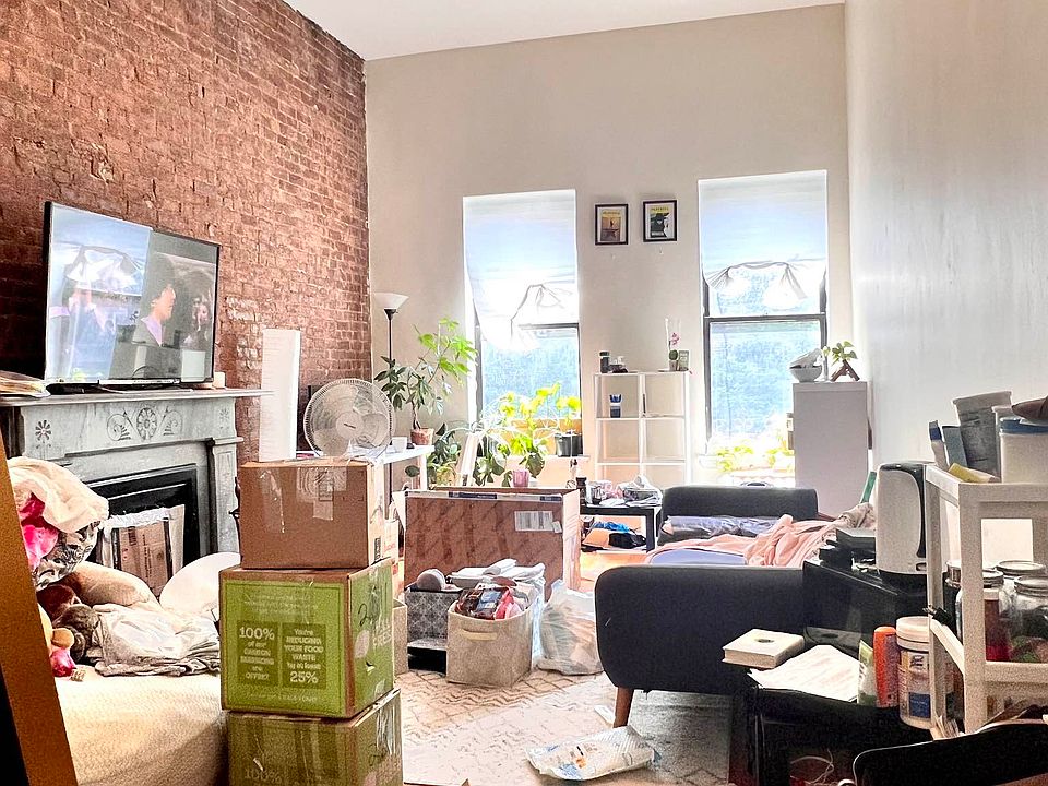 1st image of 125 W 70th St #4A