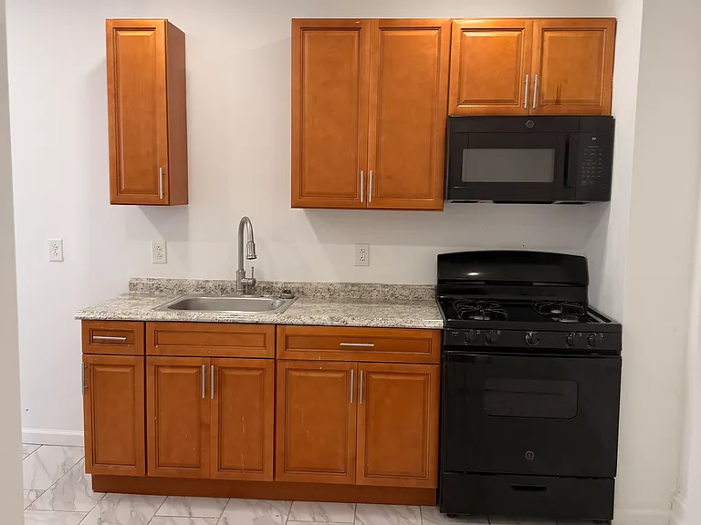 2219 Madison St #A — Photo 11