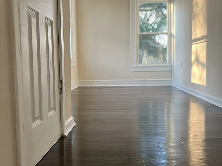 528 E Main St #4 — Photo 5