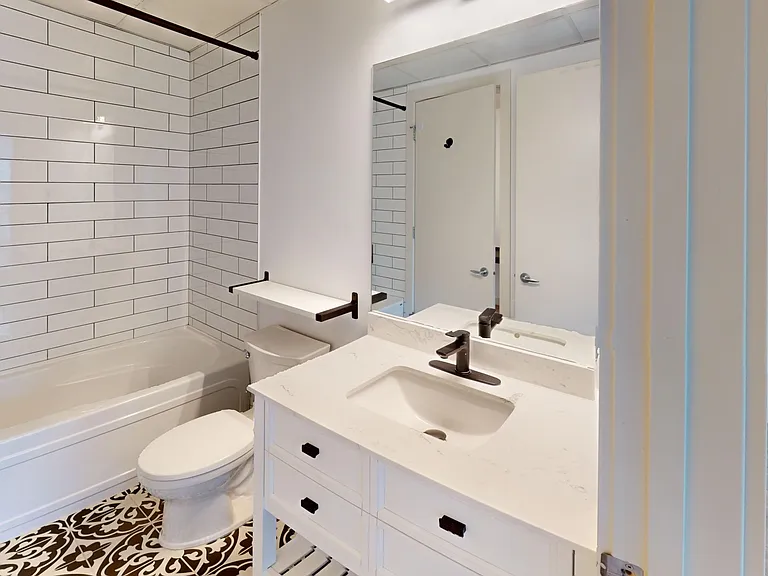 802 13th Ave SW — Photo 13