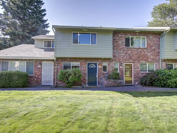 2062 NE Hogan Dr, Gresham, OR 97030