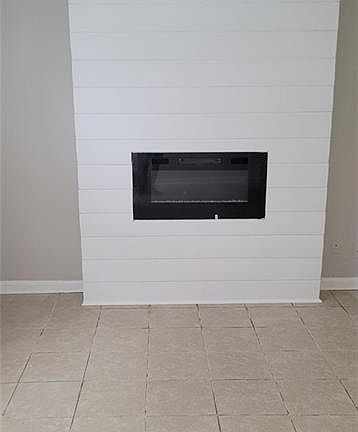 2nd image of 2085 Lenoa Ln