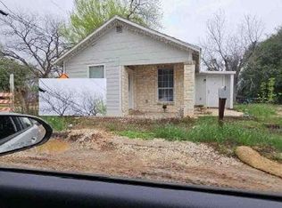 772 4th St, Seguin, TX 78155