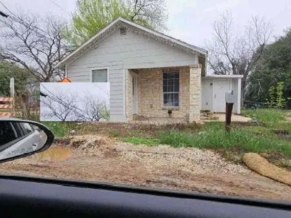 772 4th St, Seguin, TX 78155