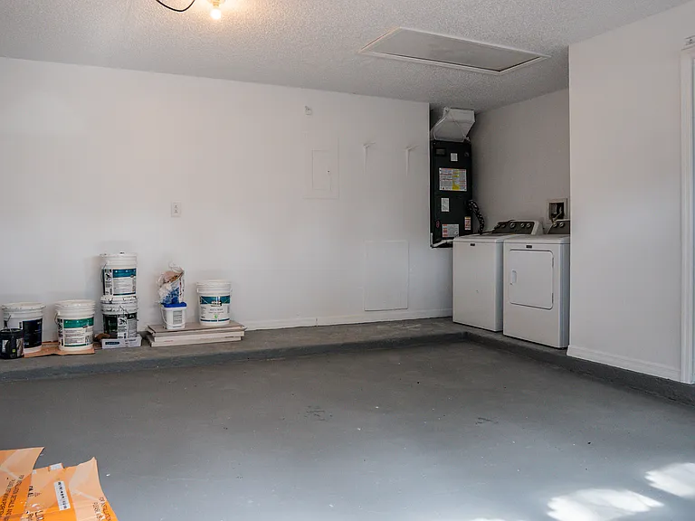 8848 Parliament Ct — Photo 26