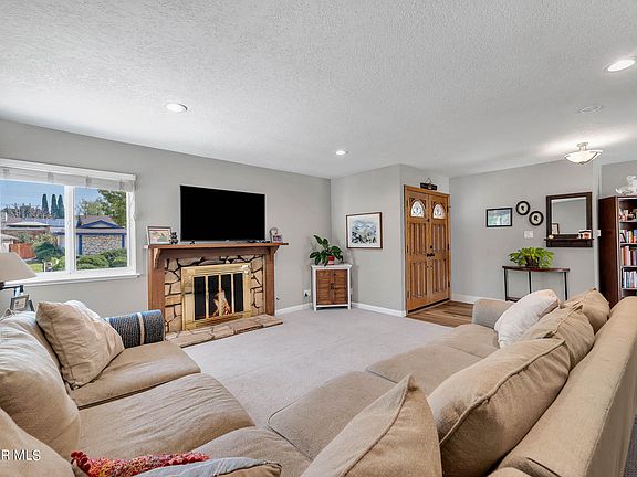 5th image of 2279 Goldsmith Ave