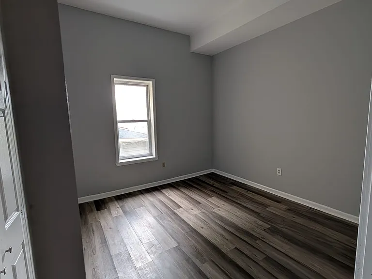 554 Prospect St #8 — Photo 2