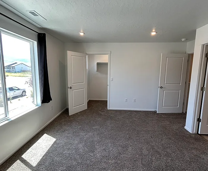 1796 N Blue Iris Ave — Photo 12