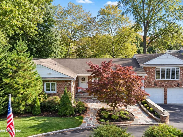 88 Coventry Rd, Staten Island, NY 10304
