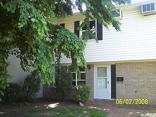 1st image of 10 Meadowlawn Dr Unit 11
