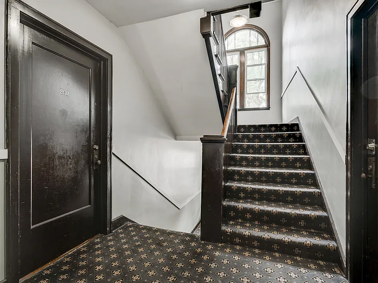 2517 Bryant Ave S #202 — Photo 16