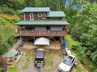 180 N Grand Country Way, Cosby, TN 37722
