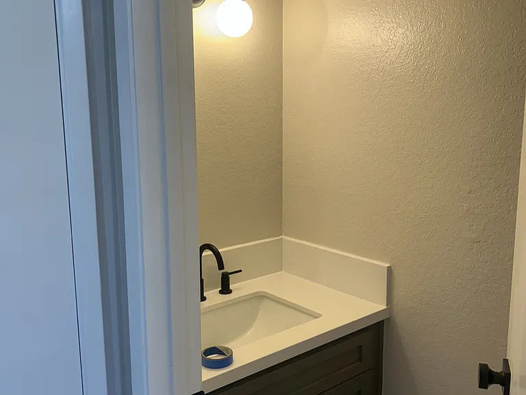 2430 Santa Ana Ave #10 — Photo 5