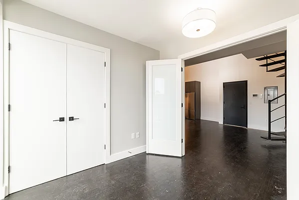 Rented by 146 Erasmus LLC | media 7