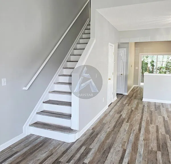 1691 Woodsford Rd NW — Photo 6