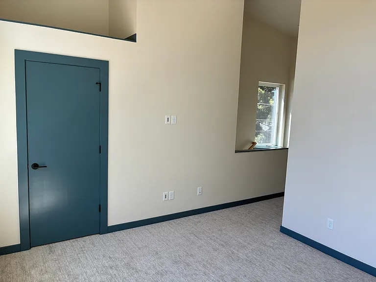 910 NE Norton Ave #1 — Photo 14