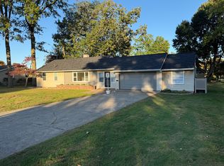459 S Lake St, Amherst, OH 44001