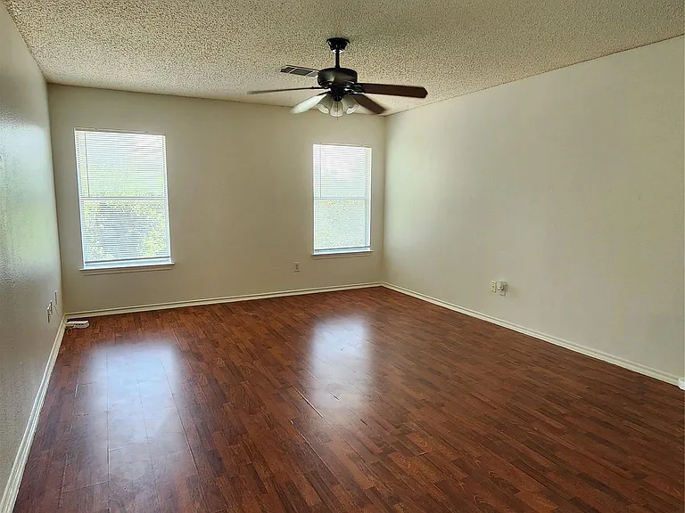 2704 Vinson Ct — Photo 6