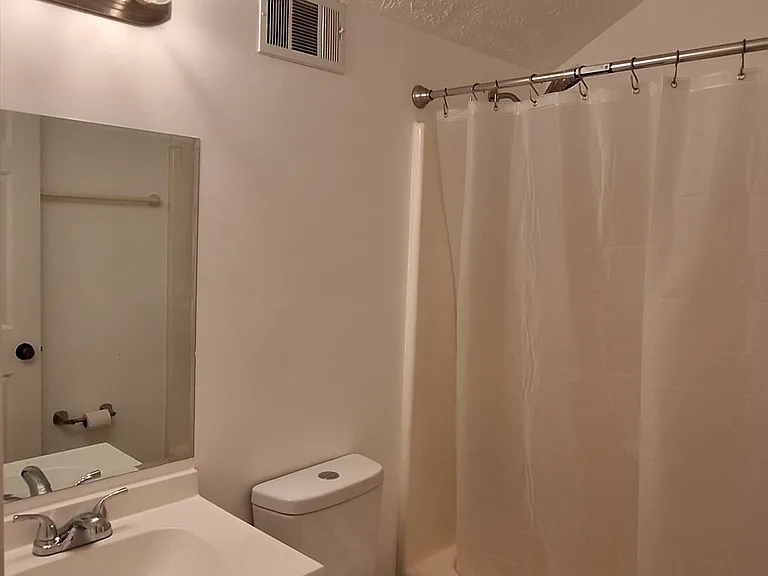 510 Plymouth Ln #510 — Photo 8