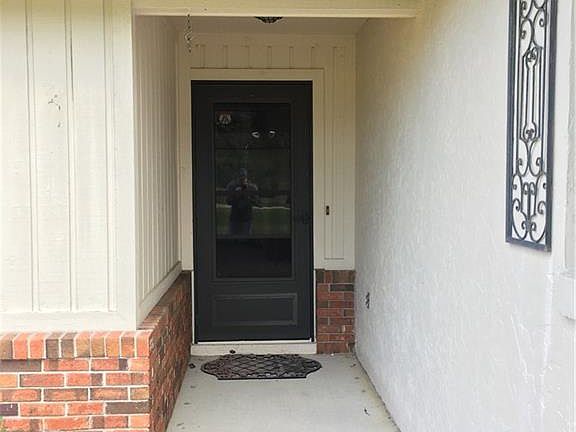 2nd image of 3131 N Annapolis Ave