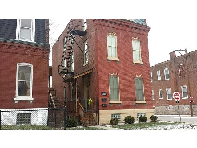 2026 Withnell Ave photo 1